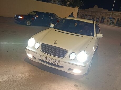 Mercedes E 250
