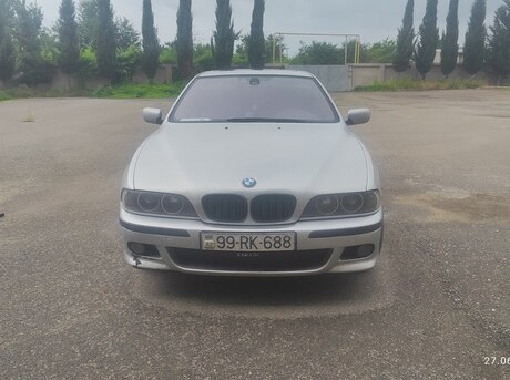 BMW 528