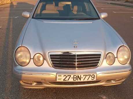 Mercedes E 240