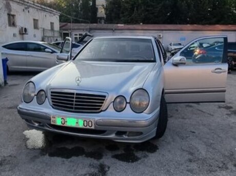 Mercedes E 220