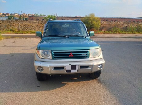 Mitsubishi Pajero io