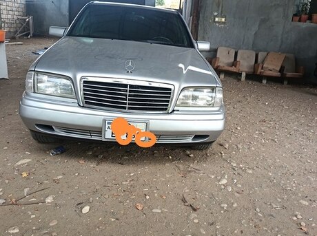 Mercedes C 200