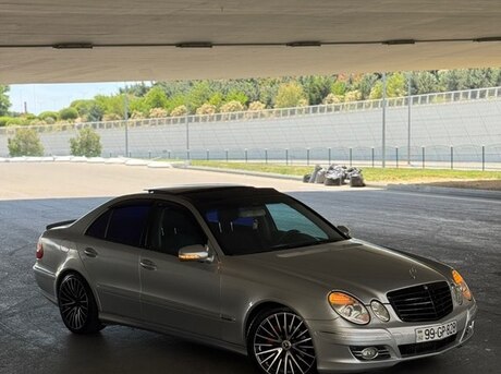 Mercedes E 200
