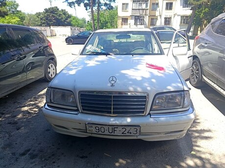 Mercedes C 230