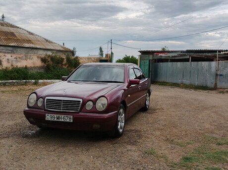 Mercedes E 230