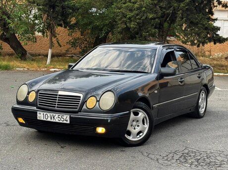 Mercedes E 230