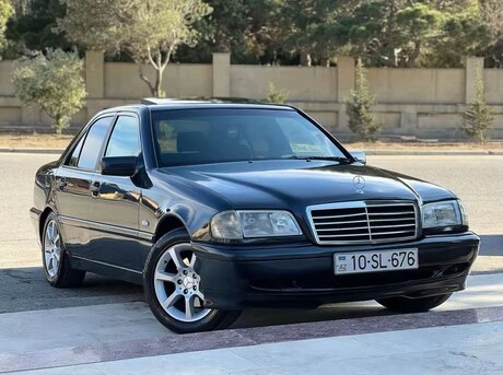 Mercedes C 240