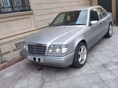 Mercedes 200 E