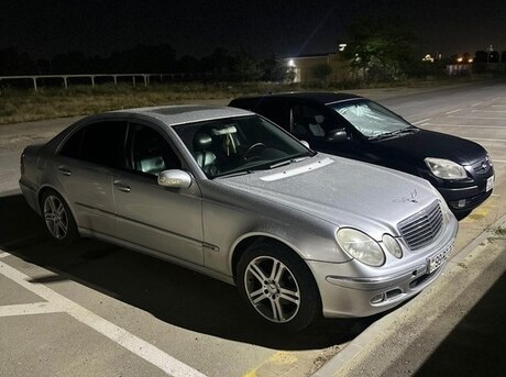 Mercedes E 270
