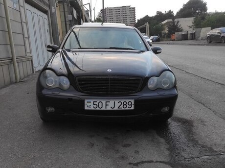 Mercedes C 200