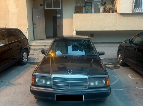 Mercedes 190