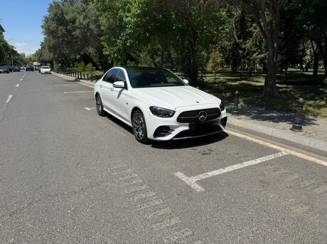 Mercedes E 300 e 2021