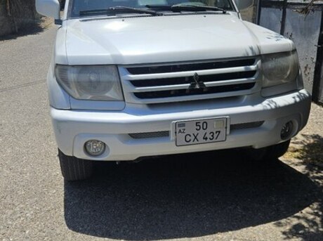 Mitsubishi Pajero io