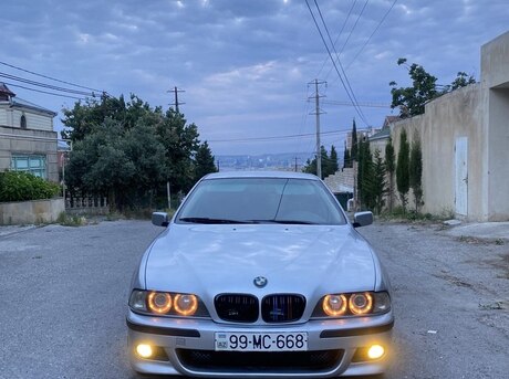 BMW 523