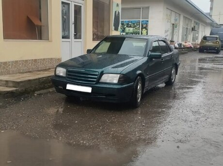 Mercedes C 180