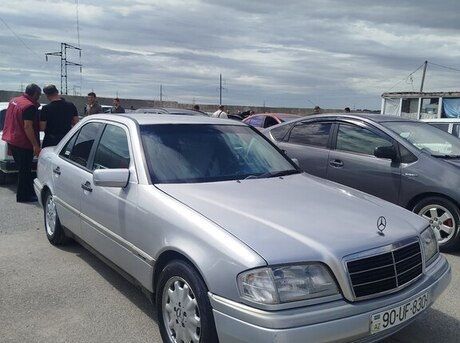 Mercedes C 180