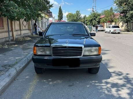 Mercedes 190