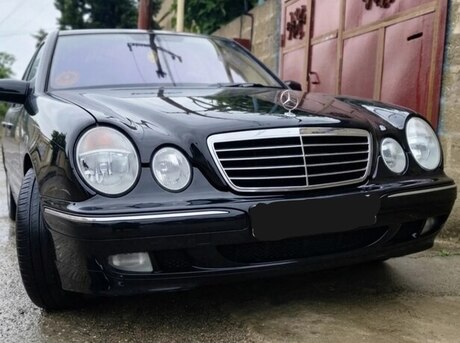 Mercedes E 270