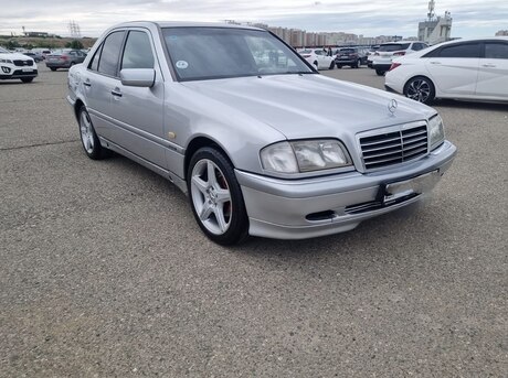 Mercedes C 240