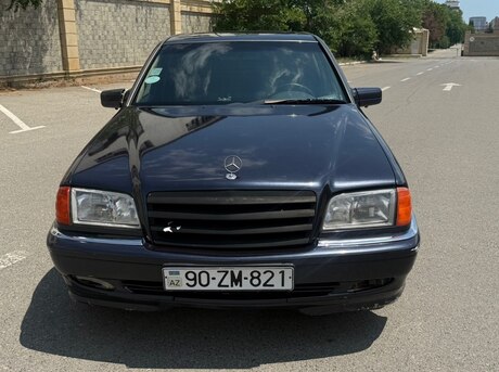 Mercedes C 200