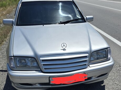 Mercedes C 180
