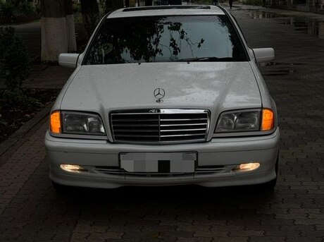Mercedes C 230