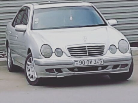 Mercedes E 220