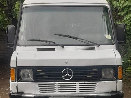 Mercedes 208 D