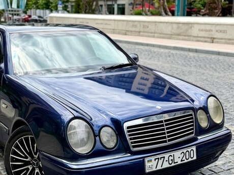 Mercedes E 230