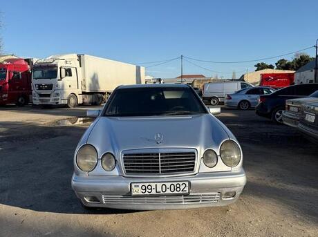 Mercedes E 220