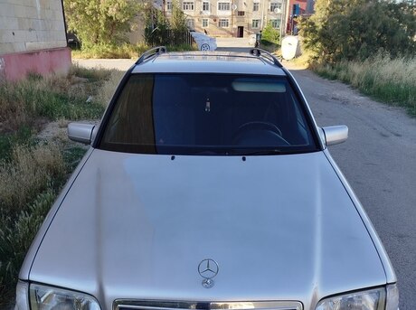 Mercedes C 180