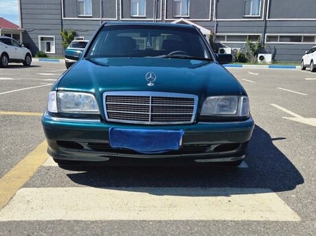 Mercedes C 180