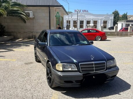 Mercedes C 180