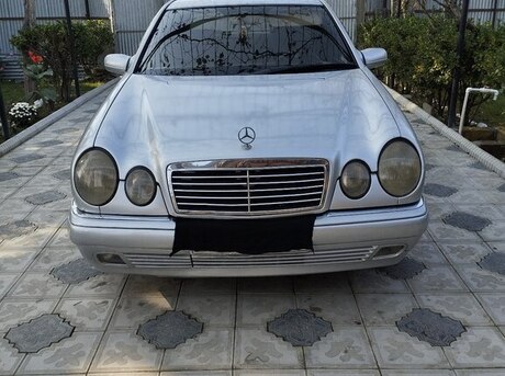 Mercedes E 280