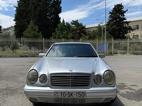 Mercedes E 230