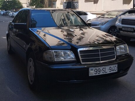 Mercedes C 180