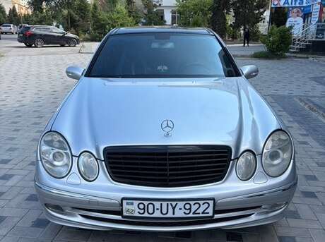 Mercedes E 220