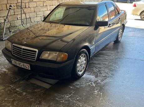 Mercedes C 180