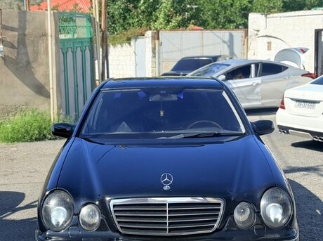 Mercedes E 320