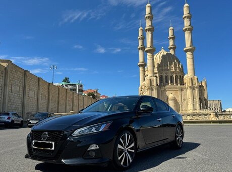 Nissan Altima