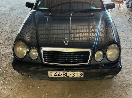 Mercedes E 200