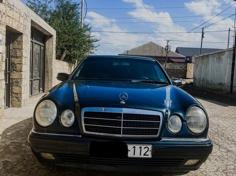 Mercedes E 230