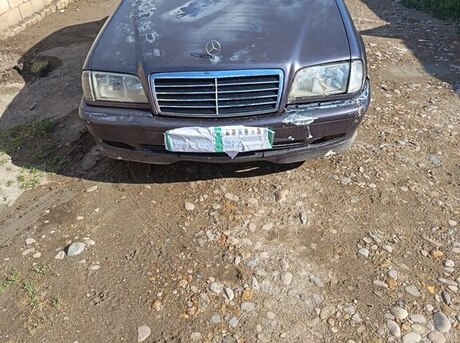 Mercedes C 230