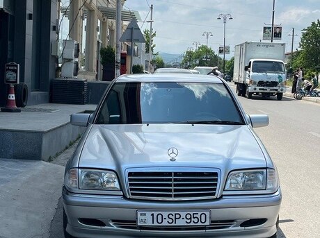 Mercedes C 240