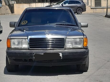 Mercedes 190
