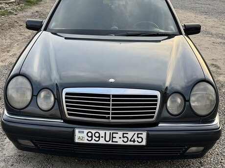 Mercedes E 200