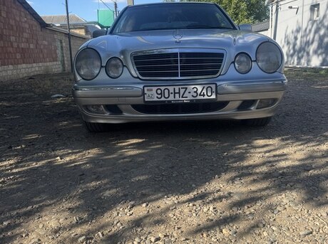 Mercedes E 240