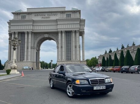 Mercedes C 240