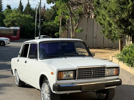 LADA (VAZ) 2107