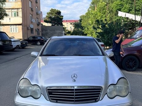 Mercedes C 240